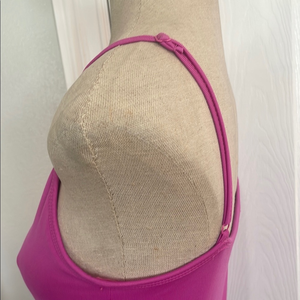 New York & Company adjustable Spaghetti Straps camisole Top built in shelf bra - Picture 4 of 10